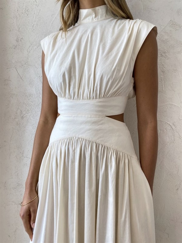 Beyaz Sırt Detaylı Midi Boy Tasarım Elbise