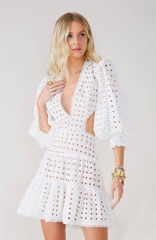 Beyaz Sırt Dekolteli Delik İşi Tasarım Mini Elbise